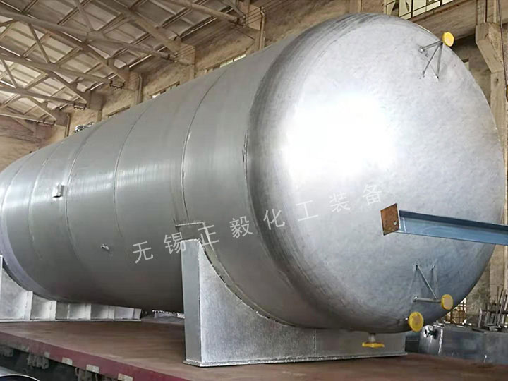 儲(chǔ)罐裝車現(xiàn)場(chǎng)